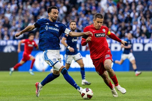 1st Bundesliga FC Schalke 04 vs. SV Elversberg September 20, 2026 Kenan Karaman FC Schalke 04, 19, Lukas Pinckert, SV Elversberg, 19 1 German Bundesliga, Matchday 4: FC Schalke 04 vs. SV Elversberg at Veltins Arena, Gelsenkirchen, September 20, 2026. DFL regulations prohibit any use of photographs as image sequences and or quasi-video. Copyright: xBEAUTIFULxSPORTS Buriakovx