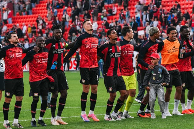 September 20, 2026, xjmrgnx, Soccer 1st Bundesliga, Bayer 04 Leverkusen vs. RB Leipzig: Jonas Hofmann 7, Leverkusen, Moussa Diaby 19, Leverkusen, Edmond Tapsoba 12, Leverkusen, Patrik Schick 14, Leverkusen, Jarell Quansah 4, Leverkusen, Janis Blaswich 28, Leverkusen, Loic Bade 5, Leverkusen, Malik Tillman 10, Leverkusen, and Victor Boniface 22, Leverkusen celebrate the victory in front of their home fans. DFL and DFB regulations prohibit any use of photographs as image sequences and or quasi-video. Leverkusen