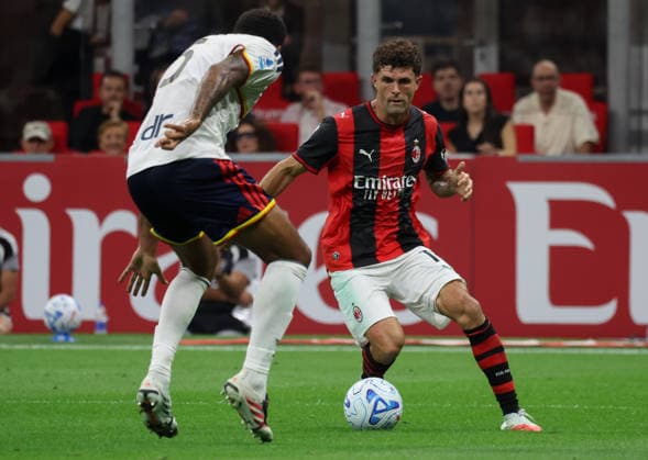 Foto IPP Roberto Bregani Milano 20-09-2026 Calcio Campionato di Serie A 2026 2027, Milan-Lecce Nella foto Christian Pulisic del Milan in azione contro Jamil Siebert del Lecce. Italy Photo Press World Copyright. italy ITALY  Copyright: xR4924_italyphotopressx