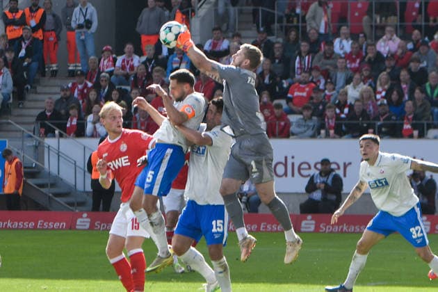 Luca Unbehaun of Rostock 1 thwarts a scoring chance by Essen on September 20, 2026 ¢ Soccer ¢ Rot Weiss Essen vs. Hansa Rostock, Essen Stadium, Essen, DFB and DFL regulations prohibit any use of photographs as image sequences and or quasi-video. NRW, Germany Copyright: xpepphotox xSaschaxWeizx pep00321, pep_20260920_hm
