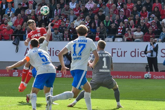 Penalty area scene: Scoring chance by Semir Telalovic, Essen, 17 20 09 2026 ¢ Soccer ¢ Rot-Weiss Essen vs. Hansa Rostock, Essen Stadium, Essen, DFB and DFL regulations prohibit any use of photographs as image sequences and or quasi-video. NRW, Germany Copyright: xpepphotox xSaschaxWeizx pep00321, pep_20260920_hm