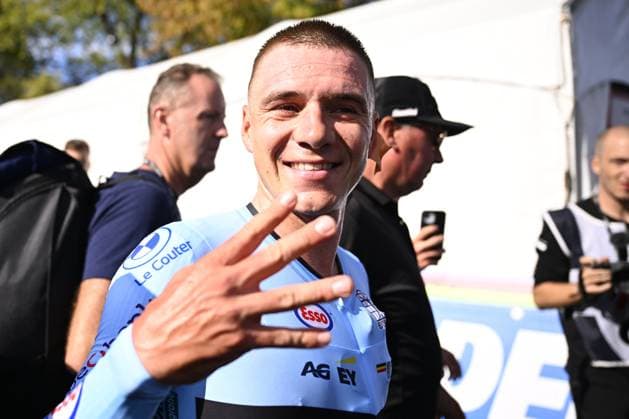 Belgian Remco Evenepoel celebrates after winning for the fourth time in a row the men s elite individual time trial race (39,2km) at the cycling UCI Road World Championship, WM, Weltmeisterschaft in Montreal, Canada, Sunday 20 September 2026. JASPERxJACOBS  x187201417x