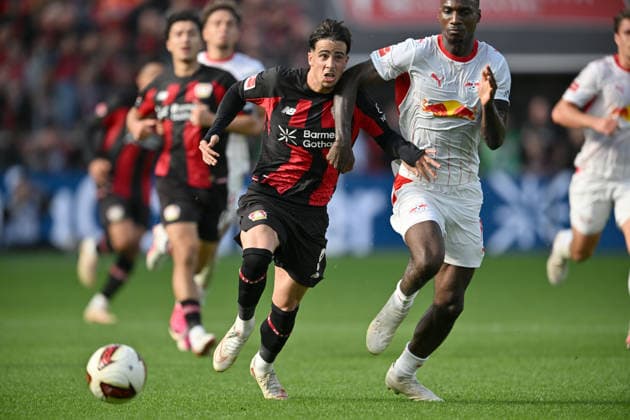 l r Afonso Moreira, Bayer Leverkusen; Ezechiel Banzuzi, RB Leipzig; action, tackle; soccer; Bundesliga 1, Matchday 4, Bayer 04 Leverkusen vs. RB Leipzig, on September 20, 2026, in Leverkusen, Germany. DFL regulations prohibit any use of photographs as image sequences and or quasi-video.