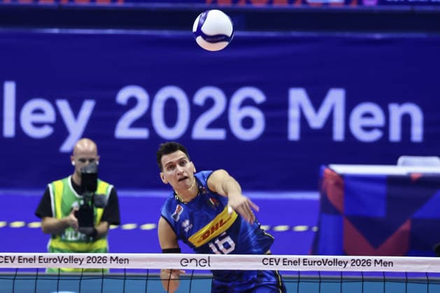 IPA88775798 - 16 Romano Yuri (Italy) serving during the Round of 16 match of the CEV Enel EuroVolley 2026 between Italy and Denmark at PalaVela, Turin, Italy, on September 20, 2026, during the Italy vs. Denmark match, CEV EuroVolley Men’s match in Turin, Italy, September 20, 2026  Copyright: xValerioxOrigo IPAxSportx xx IPA88775798