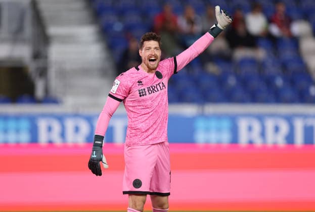 September 20, 2026, 3rd Division Soccer, SV Wehen Wiesbaden vs. MSV Duisburg, from left, Goalkeeper Florian Stritzel of SV Wehen Wiesbaden gives instructions, gesticulates with his arms. DFL and DFB regulations prohibit any use of photographs as image sequences and or quasi-video. xdcx Copyright: HMBxMedia Claus