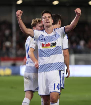 September 20, 2026, Soccer 3rd Division, SV Wehen Wiesbaden vs. MSV Duisburg, from left, goal celebration for the 1–4 goal by Conor Noß (MSV Duisburg), Goal celebration, celebrating the goal. DFL and DFB regulations prohibit any use of photographs as image sequences and or quasi-video. xdcx Copyright: HMBxMedia Claus