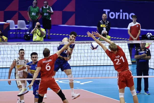 VOLLEYBALL - CEV Eurovolley Men - Italy vs. Denmark Photo by IPA ABACAPRESS.COM88775828 - Attack by 15 Daniele Lavia (Italy) during the Round of 16 match of the CEV Enel EuroVolley 2026 between Italy and Denmark at PalaVela, Turin, Italy, on September 20, 2026, during the Italy vs. Denmark match, CEV EuroVolley Men’s match in Turin, Italy, September 20, 2026 Turin Italy  Copyright: xIPAxSport ABACAx