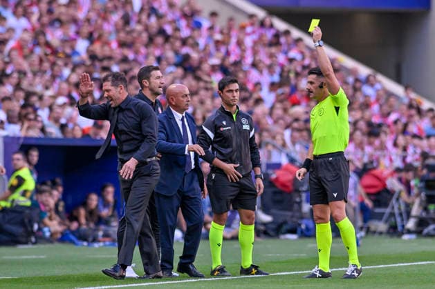 September 20, 2026, Madrid, Madrid, Spain: DIEGO PABLO SIMEONE, head coach of Atletico de Madrid argues with the referee and receives a yellow card during the match between ATLETICO DE MADRID Vs REAL MADRID CF, part of Matchday 7 of the 2026-27 Spanish Primera DivisioÂ³n season, played at the Riyadh Air Metropolitano in Madrid, Spain. Madrid Spain - ZUMAc312 20260920_zsp_c312_045 Copyright: xOscarxManuelxSanchezx