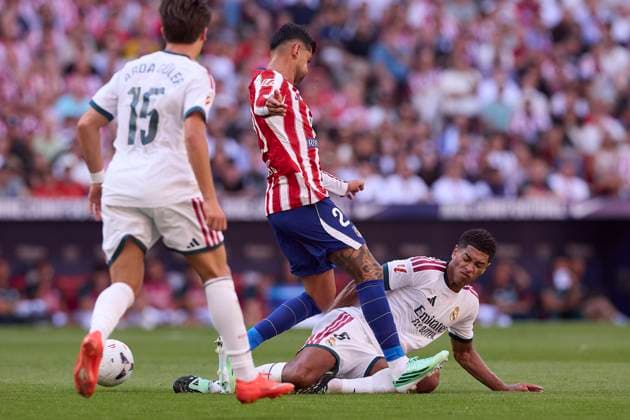 LaLiga EA SPORTS 2026 2027 - Atletico Madrid and Real Madrid CF in Madrid, Spain - 20 Sep 2026 Cuti Romero (Atletico Madrid) and Jude Bellingham (Real Madrid CF) are seen in action during the LaLiga EA SPORTS 2026 2027 match between Atletico Madrid and Real Madrid CF. Final score: Atletico Madrid 2-1 Real Madrid CF. Madrid Spain Copyright: xFedericoxTitonex xSOPAxImagesx Federico-Titone-1452323
