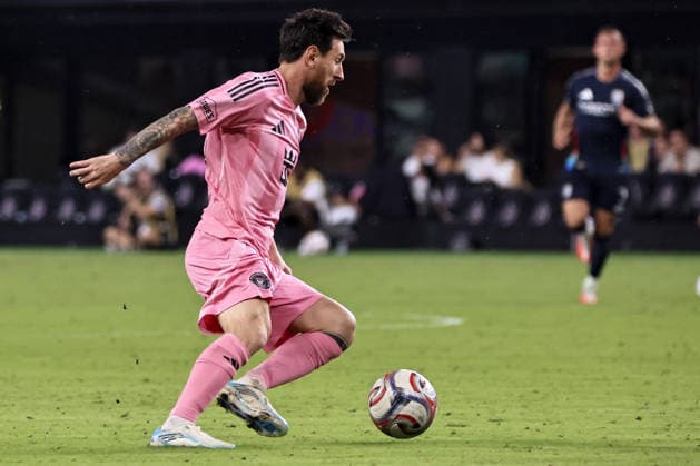 September 20, 2026, Miami, Florida, USA: Inter Miami CF Forward LIONEL MESSI (10) controls a ball during a 2026 MLS, Fussball Herren, USA soccer match between Inter Miami CF and San Diego FC. Miami USA - ZUMAa257 20260920_zsp_a257_021 Copyright: xChrisxArjoonx