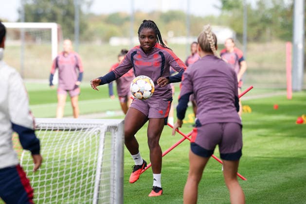 Edna Imade, FC Bayern Munich, 29, with the ball, GER, FC Bayern Munich Women s Final Training Session, Soccer, UEFA Women s Champions League, 2026–2027 Season, September 21, 2026, GER, FC Bayern Munich Women s Final Training Session, Soccer, UEFA Women s Champions League, 2026–2027 Season, September 21, 2026, Munich Copyright: xEibner-Pressefoto JennixMaulx EP_JML