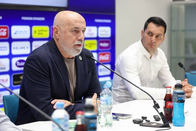 press conference, PK, Pressekonferenz of Bosnia and Herzegovina head coach Sergej Barbarez Bosnia and Herzegovina head coach Sergej Barbarez speaks during a press conference in Sarajevo, Bosnia and Herzegovina, on September 21, 2026, ahead of the UEFA Nations League matches against Poland, Romania and Sweden.  ArminxDurgut PIXSELL