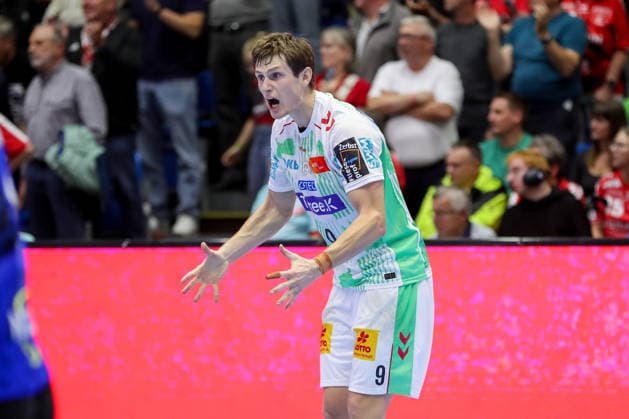 September 20, 2026, xgox, Handball Opel HBL MT Melsungen vs. SC Magdeburg emspor, from left: Oskar Vind Rasmussen (Magdeburg), 9: Protests, complains, rants (Kassel)