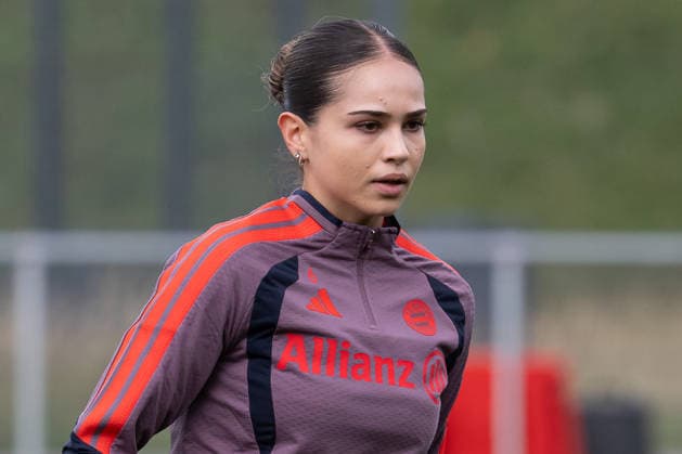 Kassandra Potsi, FC Bayern Munich Women, 06 Portrait, FC Bayern Munich Women, Soccer, Google Pixel, Women s Bundesliga, Final Training Session Before the Champions League, 2026–2027 Season, September 21, 2026, Photo by HMB Media, Franz Feiner Copyright: HMBxMedia FranzxFeiner