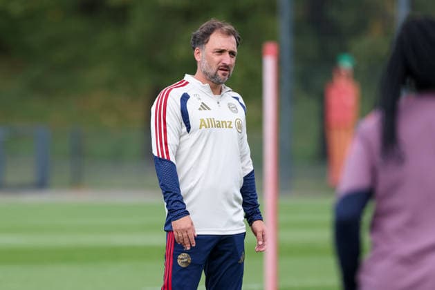 Jose Barcala, FC Bayern Munich, Head Coach, GER, FC Bayern Munich Women s Final Training Session, Soccer, UEFA Women s Champions League, 2026–2027 Season, September 21, 2026, GER, FC Bayern Munich Women s Final Training Session, Soccer, UEFA Women s Champions League, 2026–2027 Season, September 21, 2026, Munich Copyright: xEibner-Pressefoto JennixMaulx EP_JML