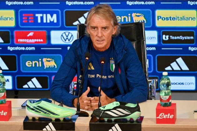 IPA88803287 - Italy s head coach, Roberto Mancini, speaks during a press conference, PK, Pressekonferenz held by Italy s coach, Roberto Mancini, ahead of a UEFA Nations League soccer match in Florence, Italy, on September 21, 2026  Copyright: xLisaxGuglielmi IPAxSportx xx IPA88803287