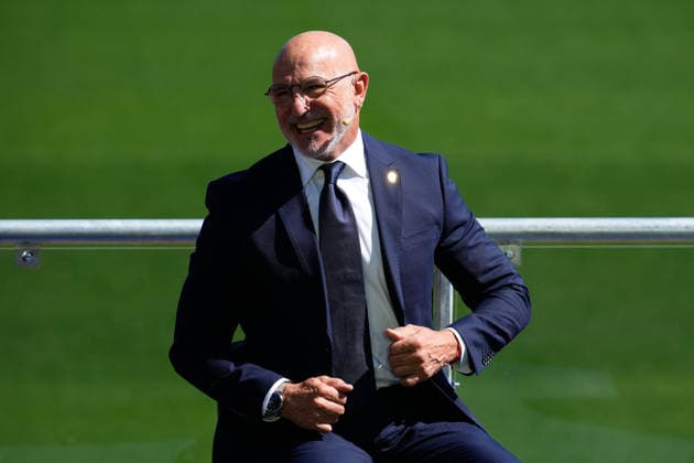 September 21, 2026, Las Rozas, Madrid, Spain: Luis de la Fuente, head coach of Spain, attends during the presentation of his contract renewal, extending his deal until 2032 at Ciudad del Futbol on September 21, 2026, in Las Rozas, Madrid, Spain. Las Rozas Spain - ZUMAa181 20260921_zaa_a181_032 Copyright: xDennisxAgyemanx