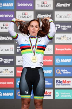 2026 UCI Road World Championships Picture by Alex Whitehead SWpix.com - 21 09 2026 - Cycling - 2026 UCI Road World Championships - MontrÃ al, Canada - Women Under-23 Individual Time Trial (ITT) Podium - Felicity Wilson-Haffenden (Australia) on the podium receiving the Gold Medal to become World Champion MontrÃ al Avenue du Parc Canada Copyright: x xSWpix.comx(t axPhotographyxHubxLtd)xAlexxWhitehead SWpix.comx SWP-3521-0788