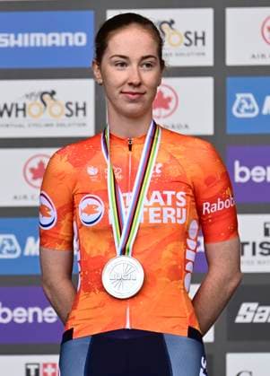 UCI 2026 Road World Championship, WM, Weltmeisterschaft Montreal 21 09 2026 MONTREAL, CANADA - SEPTEMBER 21 : silver medal Vinke Nienke of Netherlands pictured during the podium ceremony of the Women U23 Individual Time Trial of the 2026 UCI Road World Championships 93th edition an UCI World Championships cycling race of XX km with start in Montreal and finish in Montreal on September 21, 2026 in Montreal, Canada, 21 09 2026 Montreal Canada  Copyright: xPeterxDexVoechtx