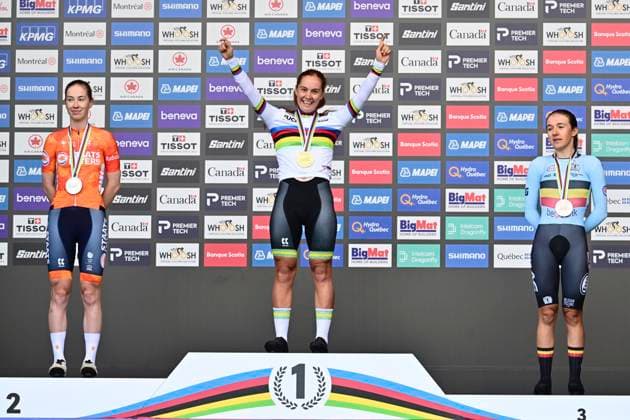 UCI 2026 Road World Championship, WM, Weltmeisterschaft Montreal 21 09 2026 MONTREAL, CANADA - SEPTEMBER 21 : silver medal Vinke Nienke of Netherlands, gold medal Wilson-Haffenden Felicity of Australia and bronze medal Vierstraete Luca of Belgium pictured during the podium ceremony of the Women U23 Individual Time Trial of the 2026 UCI Road World Championships 93th edition an UCI World Championships cycling race of XX km with start in Montreal and finish in Montreal on September 21, 2026 in Montreal, Canada, 21 09 2026 Montreal Canada  Copyright: xPeterxDexVoechtx