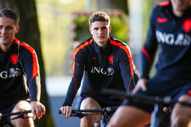 ZEIST , 21-09-2026 , KNVB Campus , season 2026 2027 , Dutch International football , Training session Netherlands , picture shows Netherlands player Guus Til Training Netherlands 21-09-2026  x207384354x Copyright:
