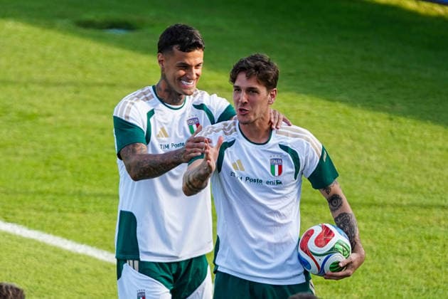 NicolÃ² Zaniolo and Gianluca Scamacca during the Italia team training at federal technical center of Coverciano, Florence, Italy - September 21, 2026. - Soccer  Copyright: xSaraxEsposito LaPressex