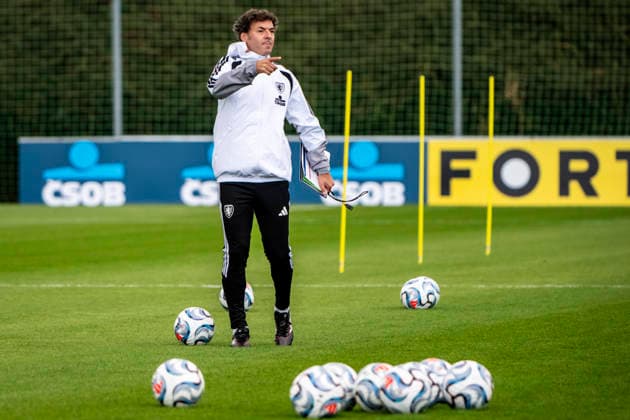 Training of the Czech national soccer team before the Nations League match against Croatia, in Prague, Czech Republic, September 21, 2026.Coach Santi Denia. (CTKxPhoto VitxSimanek) CTKPhotoP2026092106456  CTKPhotoP2026092106456