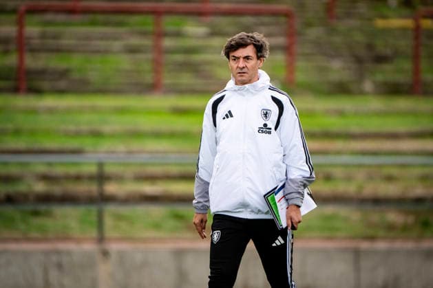 Training of the Czech national soccer team before the Nations League match against Croatia, in Prague, Czech Republic, September 21, 2026.Coach Santi Denia. (CTKxPhoto VitxSimanek) CTKPhotoP2026092106475  CTKPhotoP2026092106475