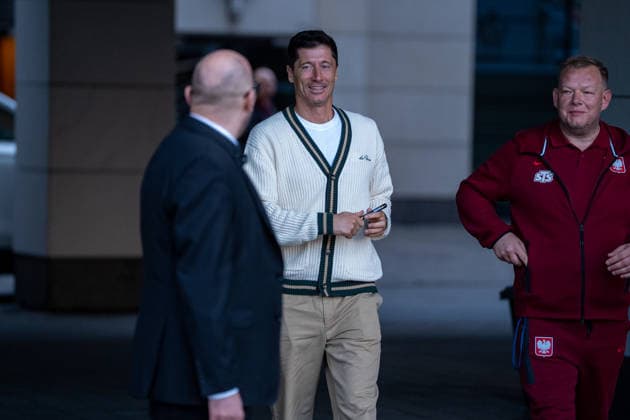 Robert Lewandowski of Polish Football Squad Arriving at Training Camp Poland national team, Nationalteam players arriving at the team™s training camp ahead of the upcoming UEFA Nations League matches (Kazimierz Koper Ball Raw Images) Warsaw Doubble Tree by Hilton ul. Skalcowa Poland Copyright: xKazimierzxKoperx _KOP7929
