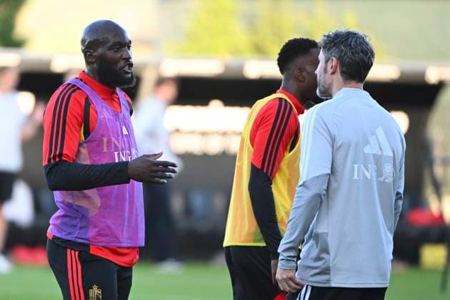 Italy v Belgium - UEFA Nations League 2026 Media Activities 21 09 2026 TUBIZE, BELGIUM - SEPTEMBER 21 : Van Bommel Mark head coach of Belgium, Lukaku Romelu forward of Belgium pictured during a training session ahead of the UEFA Nations League tournament league phase matchday 1 group A1 match between Italy and Belgium on September 21, 2026 in Tubize, Belgium, 21 09 2026 Tubize Belgium  Copyright: xVincentxKalutx