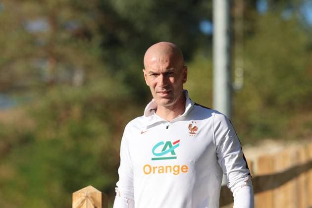 Entrainement Equipe de France PHOTOPQR VOIX DU NORD STEPHANE MORTAGNE ; 21 09 2026 ; CLAIREFONTAINE EN YVELINES, NO DAM, le 21 0 2026, Football, Equipe de France de France avec comme selectionneur Zinedine Zidane VOIX DU NORD France s head coach Zinedine Zidane takes part in a training session in Clairefontaine-en-Yvelines outside Paris, on September 21, 2026. NORD France  Copyright: xPHOTOPQR VOIXxDUxNORD MAXPPPxSTEPHANExMORTAGNEx 20260921VDN6573 20260921VDN6573