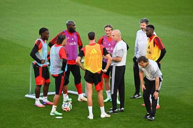 Italy v Belgium - UEFA Nations League 2026 Media Activities 21 09 2026 TUBIZE, BELGIUM - SEPTEMBER 21 : Van Bommel Mark head coach of Belgium, Lavia Romeo midfielder of Belgium, Lukaku Romelu forward of Belgium, Godts Mika forward of Belgium pictured during a training session ahead of the UEFA Nations League tournament league phase matchday 1 group A1 match between Italy and Belgium on September 21, 2026 in Tubize, Belgium, 21 09 2026 Tubize Belgium  Copyright: xVincentxKalutx
