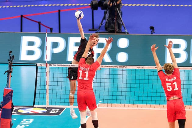 Belgium vs Czechia at Final Eight of the CEV Enel EuroVolley 2026 Men at PalaVela in Turin, Italy (L to R) Ferre Reggers of Belgium, LukaÅ¡ VaÅ¡ina of Czechia and Jakub Klajmon of Czechia during the Belgium vs Czechia match at Final Eight of the CEV Enel EuroVolley 2026 Men at PalaVela in Turin, Italy, on September 21, 2026. Belgium wins the match against Czechia with a score 3-1., Credit:Davide Di Lalla Unicode Images Davide Di Lalla Avalon Italy, Turin, PalaVela  Copyright: xDavidexDixLalla UnicodexImagesx xDavidexDixLallax xAvalonx 1137090074