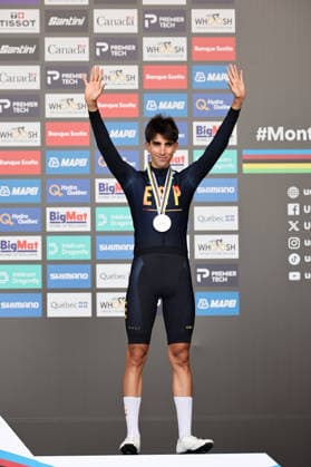 2026 UCI Road World Championships Picture by Alex Whitehead SWpix.com - 21 09 2026 - Cycling - 2026 UCI Road World Championships - MontrÃ al, Canada - Men Under-23 Individual Time Trial (ITT) Podium - Hector Alvarez (Spain) receiving the Bronze Medal MontrÃ al Avenue du Parc Canada Copyright: x xSWpix.comx(t axPhotographyxHubxLtd)xAlexxWhitehead SWpix.comx SWP-3521-1092