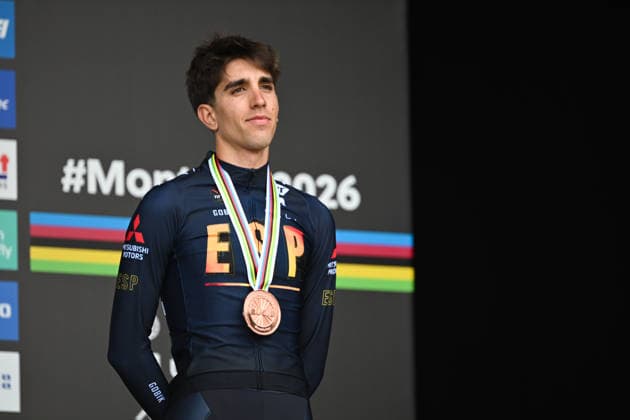 2026 UCI Road World Championships Picture by Zac Williams SWpix.com - 21 09 2026 - Cycling - 2026 UCI Road World Championships - MontrÃ al, Canada - Men Under-23 Individual Time Trial (ITT) Podium - Hector Alvarez (Spain) receiving the Bronze Medal Copyright: x xSWpix.comx(t axPhotographyxHubxLtd)xZacxWilliams SWpix.comx SWP-3521-1105