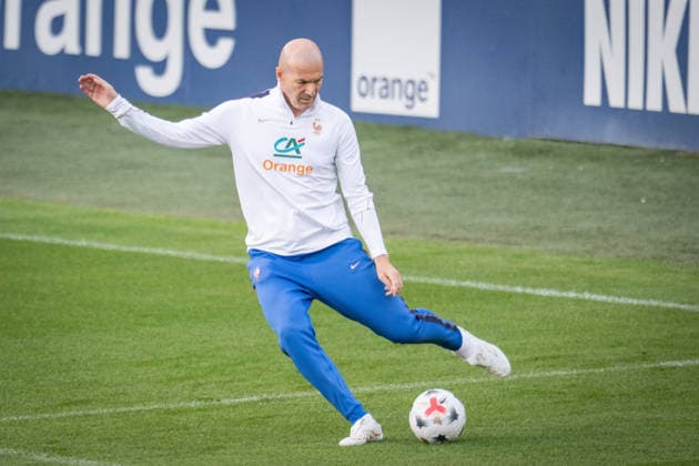 First training session for the French national team, Nationalteam with Zidane - Clairefontaine France s head coach Zinedine Zidane during a training session four days ahead of France s UEFA Nations League football match against Turkey in Clairefontaine-en-Yvelines outside Paris, on September 21, 2026. The gathering is the first of the French national team under its new coach Zinedine Zidane, appointed on July 28, 2026 on a four-year contract. The Nations League, which France won in 2021, will dominate Zidane s attention in the coming months before the draw for the Euro 2028 qualifying tournament takes place in early December.Photo by Alexis Jumeau ABACAPRESS.COM Clairefontaine-en-Yvelines France  Copyright: xJumeauxAlexis ABACAx