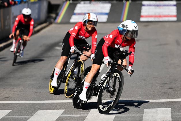 2026 UCI Road World Championships Picture by Alex Whitehead SWpix.com - 22 09 2026 - Cycling - 2026 UCI Road World Championships - MontrÃ al, Canada - Team Time Trial Mixed Relay - Olivia Baril (Canada), Alison Jackson (Canada), Nadia Gontova (Canada) MontrÃ al Avenue du Parc Canada Copyright: x xSWpix.comx(t axPhotographyxHubxLtd)xAlexxWhitehead SWpix.comx SWP-3521-1203