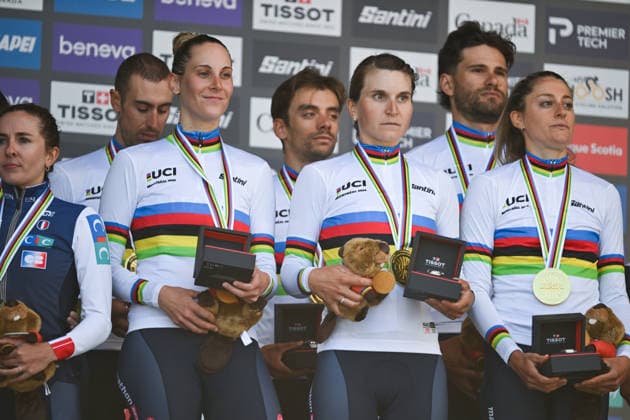 2026 UCI Road World Championships Picture by Zac Williams SWpix.com - 22 09 2026 - Cycling - 2026 UCI Road World Championships - MontrÃ al, Canada - Team Time Trial Mixed Relay Podium - Mattia Cattaneo, Filippo Ganna, Matteo Sobrero, Vittoria Guazzini, Elisa Longo Borghini, Monica Trinca Colonel (Italy) wins the Gold Medal to become World Champion Copyright: x xSWpix.comx(t axPhotographyxHubxLtd)xZacxWilliams SWpix.comx SWP-3521-1329