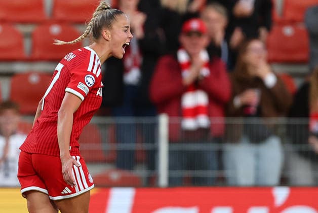 Football Women Uefa Champions League 2026 - 2027 Bayern Munchen vs Manchster City Gwinn Giulia of Bayern Munich celebrates after scoring 1-0 during the Women Uefa Champions League 2026 - 2027 football match between Bayern Munchen and Manchester City at Sportpark Stadium in Unterhaching , Bayern , Germany . September 22th , 2026 Copyright: xDavidexEliasx