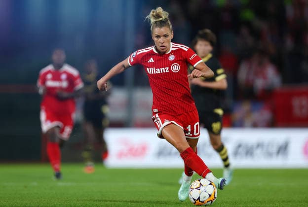 Football Women Uefa Champions League 2026 - 2027 Bayern Munchen vs Manchster City Dallmann Linda of Bayern Munich is seen with the ball during the Women Uefa Champions League 2026 - 2027 football match between Bayern Munchen and Manchester City at Sportpark Stadium in Unterhaching , Bayern , Germany . September 22th , 2026 Copyright: xDavidexEliasx