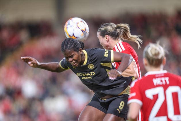 GER, Munich, FC Bayern Munich vs. Manchester City, Women s Champions League, Soccer, UEFA, 2026–2027 Season, uhlsport Park, Matchday 1 in pictures (from left): Khadija Shaw, Manchester City Women 9; Vanessa Gilles, FC Bayern Munich Women 2. DFB and DFL regulations prohibit any use of photographs as image sequences and or quasi-video. September 22, 2026 Copyright: HMBxMedia HendrikxHamelau