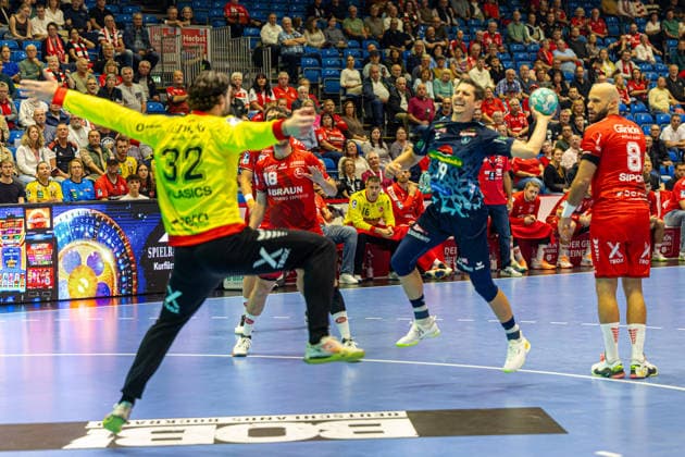 HBL Cup, 2nd Round, Kassel, MT Melsungen vs. Rhein Neckar Löwen, Rothenbach Hall, Kassel, September 22, 2026 HBL Cup, 2nd Round, Kassel, Germany, September 22, 2026; Marius Steinhauser of Rhein-Neckar Löwen, No. 19, taking a shot, Handball Bundesliga, MT Melsungen vs. Rhein-Neckar Löwen, Rothenbach Hall, Kassel Copyright: xBEAUTIFULxSPORTS Freudensteinx