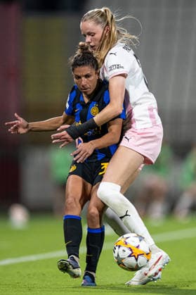 September 22, 2026: Elisa Bartoli of Inter and Thelma Palmadottir of Häcken during the Women’s Champions League soccer match between Inter and Häcken on September 22, 2026 in Monza. Photo by Carl Sandin. BILDBYRAN code CS CS0982 soccer football fotball UEFA Women’s Champions League Inter Häcken women’s soccer  Copyright: CARLxSANDIN BB260922CS075