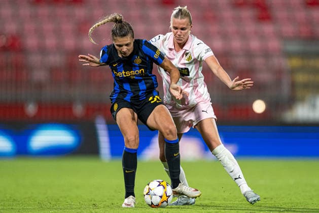 September 22, 2026: Michela Cambiaghi of Inter and Josefine Rybrink of Häcken during the Women’s Champions League soccer match between Inter and Häcken on September 22, 2026 in Monza. Photo by Carl Sandin. BILDBYRAN code CS CS0982 soccer football fotball UEFA Women’s Champions League Inter Häcken women’s soccer  Copyright: CARLxSANDIN BB260922CS076