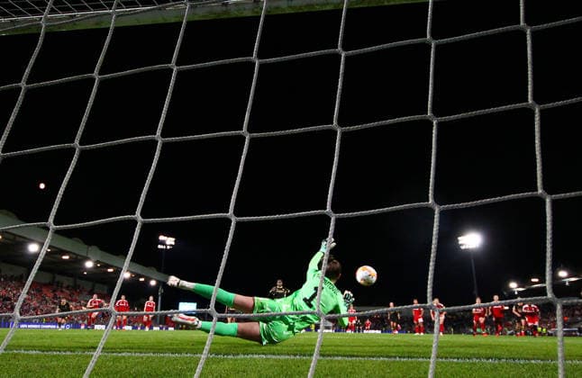 Football Women Uefa Champions League 2026 - 2027 Bayern Munchen vs Manchster City Mahmutovic Ena of Bayern Munich takes the penalty kick of Shaw Khadija of Manchester City during the Women Uefa Champions League 2026 - 2027 football match between Bayern Munchen and Manchester City at Sportpark Stadium in Unterhaching , Bayern , Germany . September 22th , 2026 Copyright: xDavidexEliasx