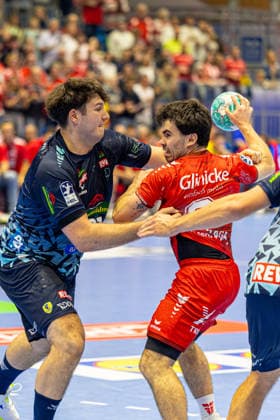 HBL Cup, Round 2, Kassel, MT Melsungen vs. Rhein Neckar Löwen, Rothenbach Hall, Kassel, September 22, 2026 HBL Cup, Round 2, Kassel, Germany, September 22, 2026. Erik Balenciaga of MT Melsungen takes a shot. Handball Bundesliga match between MT Melsungen and Rhein Neckar Löwen at Rothenbach Hall in Kassel Copyright: xBEAUTIFULxSPORTS Freudensteinx