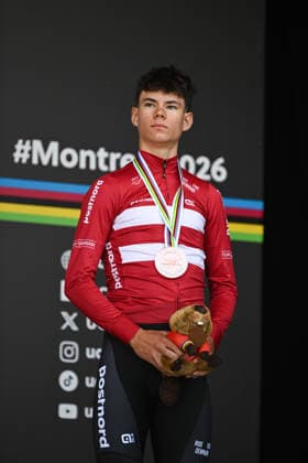 2026 UCI Road World Championships Picture by Zac Williams SWpix.com - 22 09 2026 - Cycling - 2026 UCI Road World Championships - MontrÃ al, Canada - Men Junior Individual Time Trial (ITT) Podium - Malthe Risbjerg (Denmark) receiving the Bronze Medal Copyright: x xSWpix.comx(t axPhotographyxHubxLtd)xZacxWilliams SWpix.comx SWP-3521-1602
