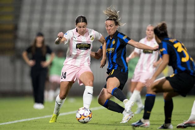 September 22, 2026: Tabitha Michelle Tindell of Häcken and Clarisse Le Bihan of Inter during the Women s Champions League soccer match between Inter and Häcken on September 22, 2026 in Monza. Photo by Carl Sandin. BILDBYRAN code CS CS0982 soccer football fotball UEFA Women’s Champions League Inter Häcken women’s BBENG soccer football fotball UEFA Women’s Champions League Inter Häcken women’s BBENG  Copyright: CARLxSANDIN BB260922CS104