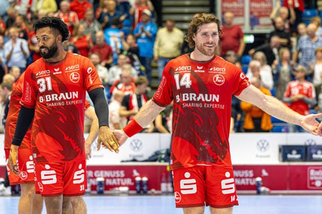 HBL Cup, 2nd Round, Kassel, MT Melsungen vs. Rhein Neckar Löwen, Rothenbach Halle, Kassel, September 22, 2026 HBL Cup, 2nd Round, Kassel, Germany, September 22, 2026 The MT Melsungen players celebrate their victory after overtime, Handball Bundesliga, MT Melsungen vs. Rhein Neckar Löwen, Rothenbach Hall, Kassel Copyright: xBEAUTIFULxSPORTS Freudensteinx