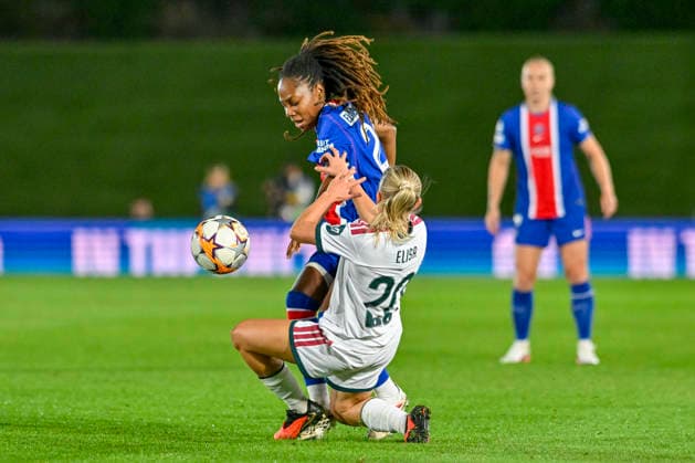 September 22, 2026, Madrid, Madrid, Spain: 20 ELISA SENSS of Real Madrid CF Femenino and 2 THINIBA SAMOURA of Paris Saint-Germain FC disputes a ball during the Women s Champions League match between REAL MADRID FEMENINO and PARIS SAINT-GERMAIN FC, held on September 22, 2026, in Valdebebas, Madrid, Spain. The Women s Champions League Match REAL MADRID - PARIS SAINT-GERMAIN FC (22.09.26)  - ZUMAc312 20260922_zsp_c312_027 Copyright: xOscarxManuelxSanchezx